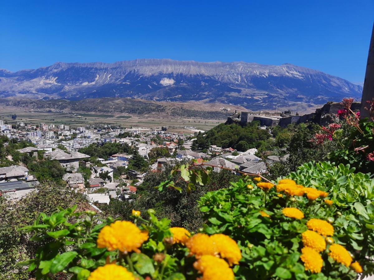 Stone Rooms 1850 Gjirokaster Bagian luar foto