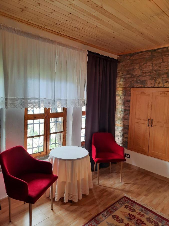 Stone Rooms 1850 Gjirokaster Bagian luar foto