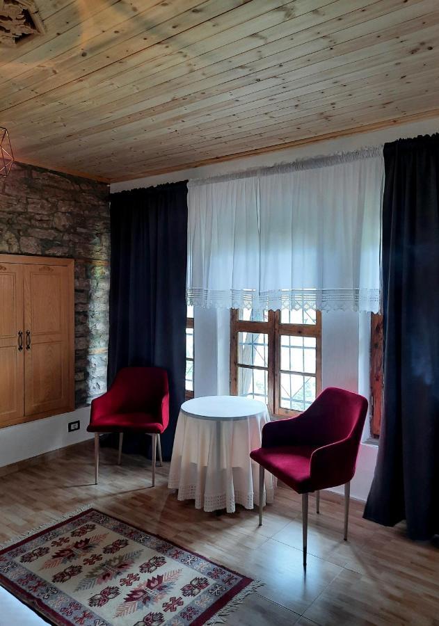 Stone Rooms 1850 Gjirokaster Bagian luar foto