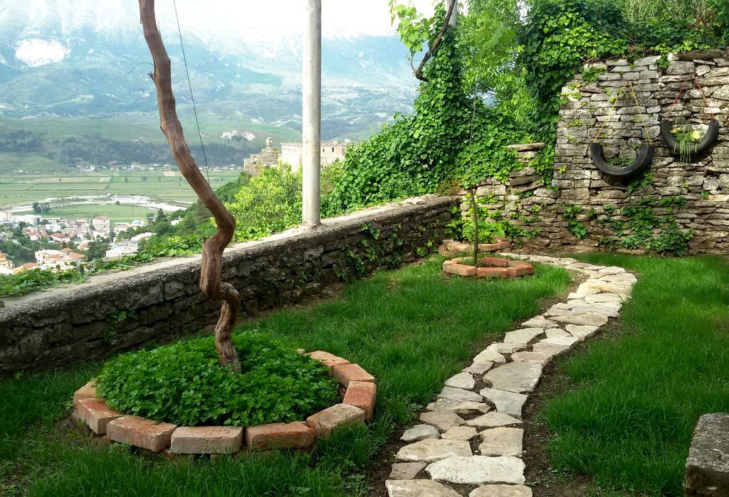 Stone Rooms 1850 Gjirokaster Bagian luar foto