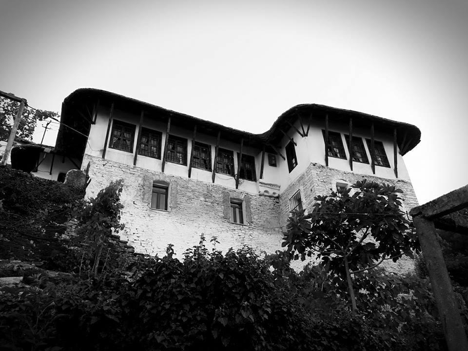 Stone Rooms 1850 Gjirokaster Bagian luar foto