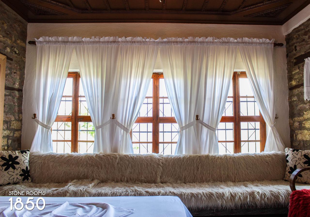 Stone Rooms 1850 Gjirokaster Bagian luar foto